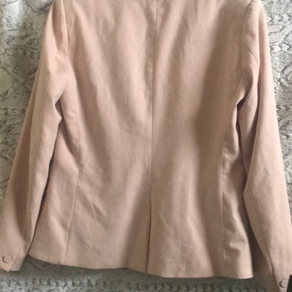SOLD H&M Baby Pink Blazer - Picture 9 of 15